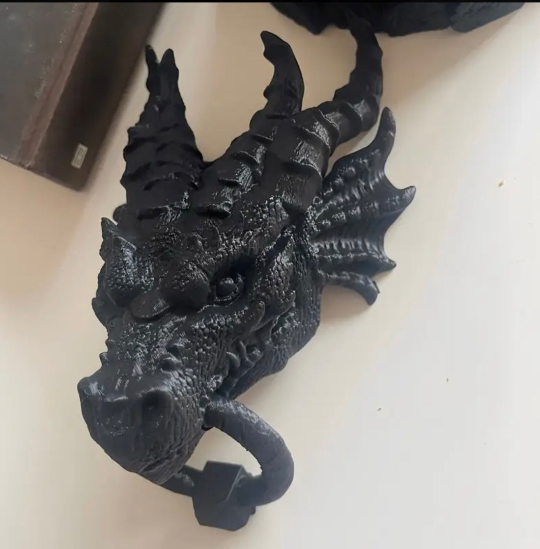 🐉 Zwarte Drakenhoofd Deurklopper – Beschermende Fantasy Decoratie