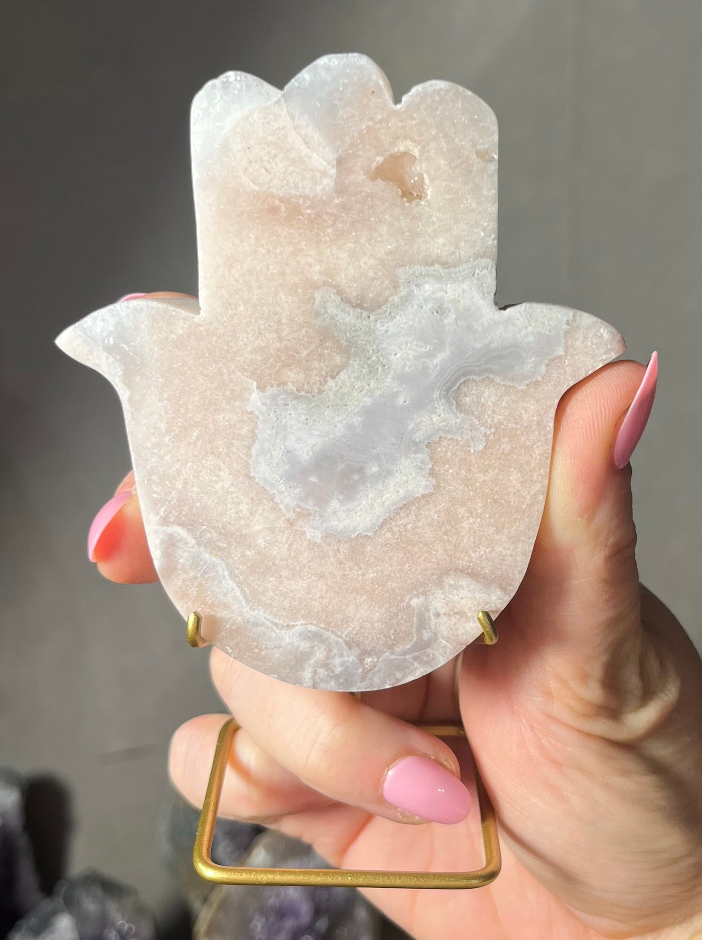 🪬 4. “Hand van Licht – Roze Amethist Hamsa”