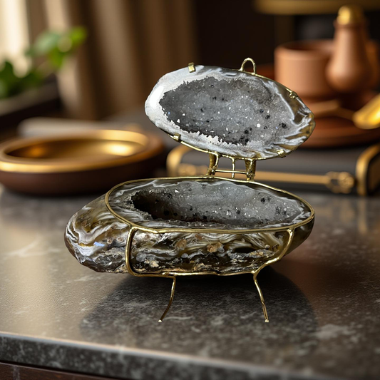 🤍 “The Hidden Light” – Agaatgeode Schatkistje met Druzy Binnenkant