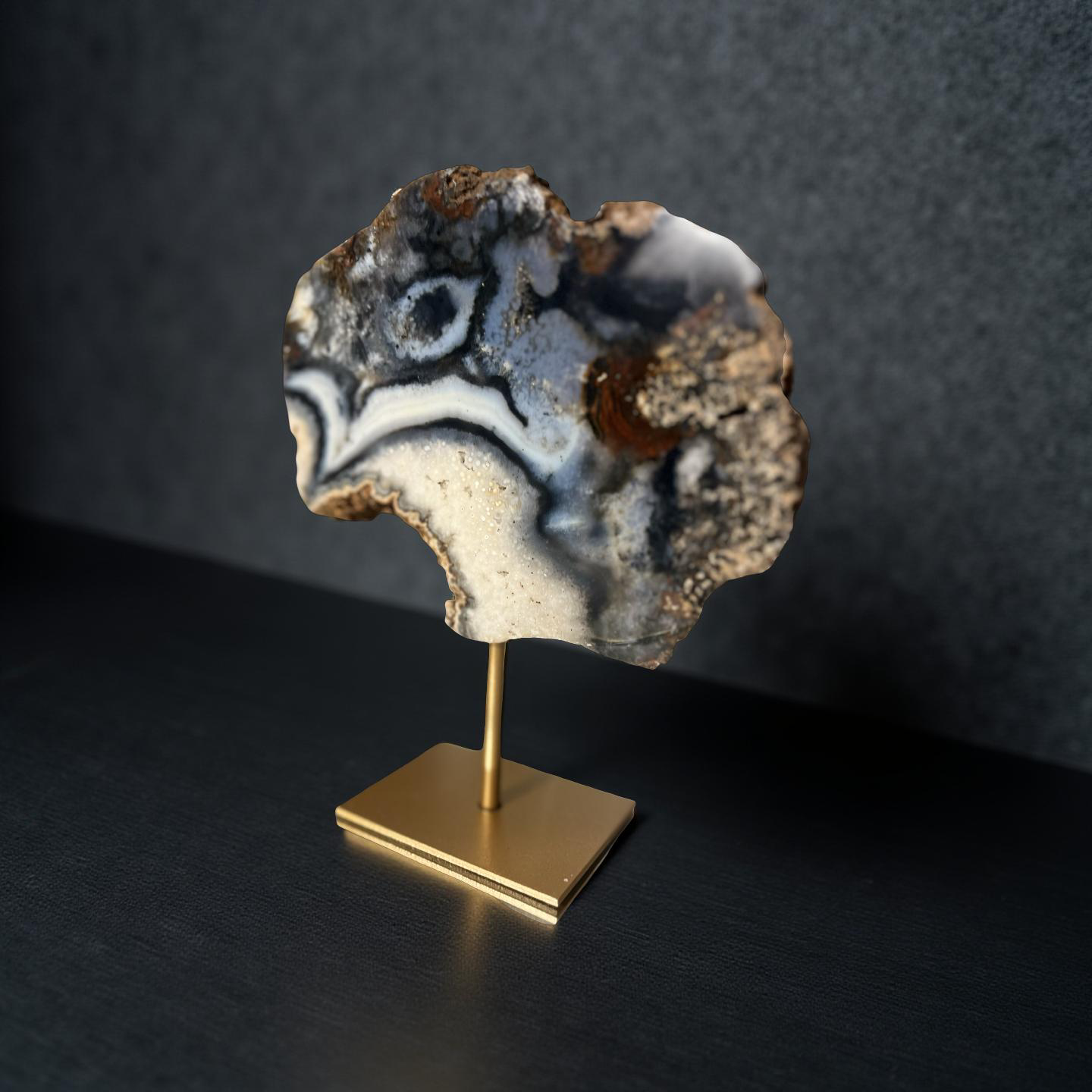 🪶 Agaat op standaard – “Ocean Veins”