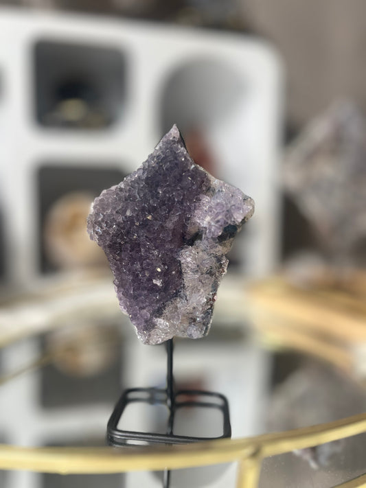 🔮 Zeoliet cluster – “Lilac Spirit”