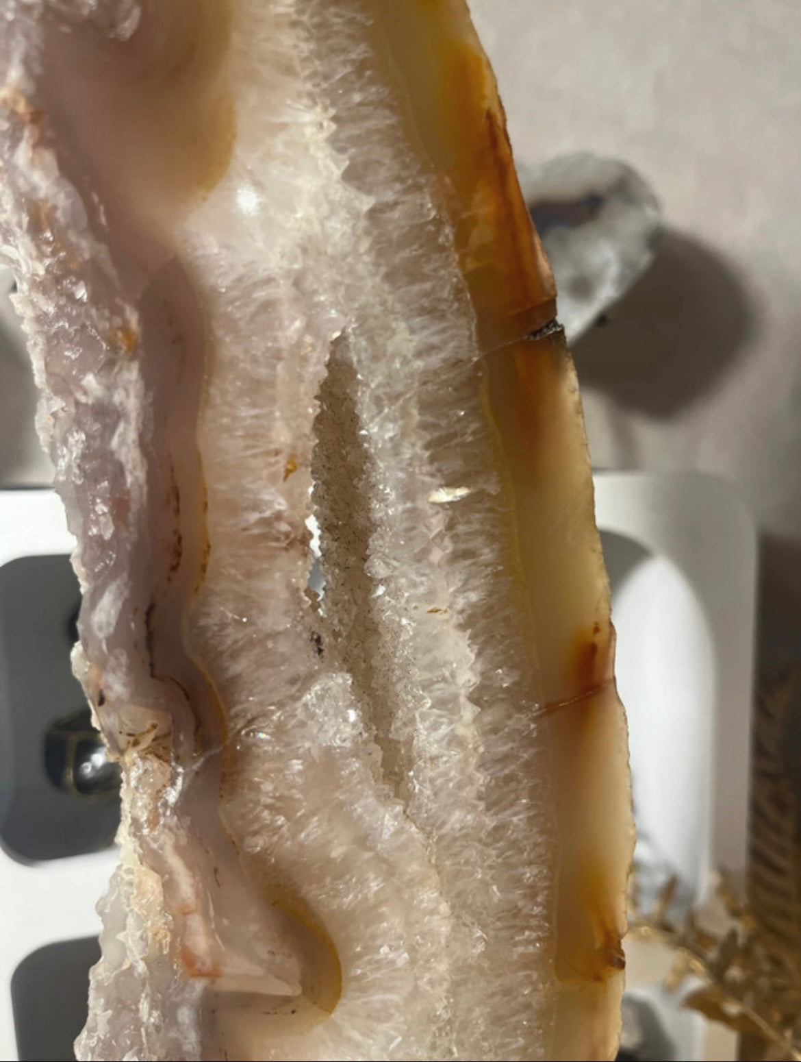 🌅 “Golden Veins – Agaat 🪶 op standaard”